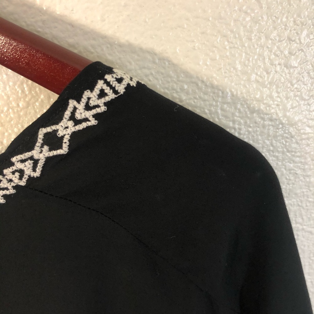 Black and White Embroidered Fringe Shawl Cardigan - Picture 13 of 13